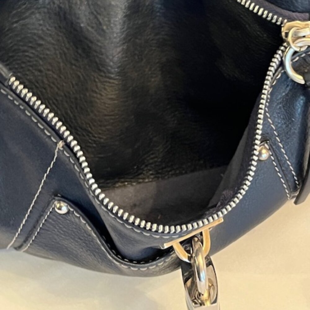 LAURA DI MAGGIO | Black Pebbled Leather Shoulder bag with Charm Padlock-EUC - Picture 13 of 15